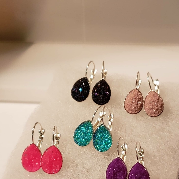 Earrings - Picture 1 of 2